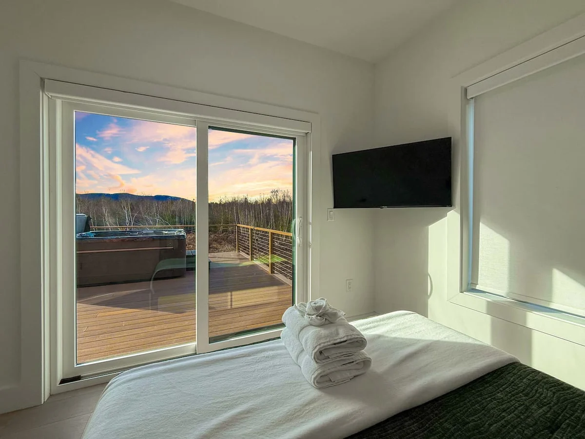Peaks & Pines | 5 Min to Ski Resort, HotTub, Views #25
