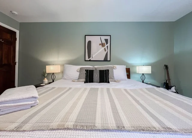 Bedroom 3 image 1