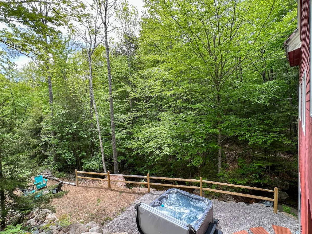 Spacious, Hot Tub, Game Room & Private Brook #62