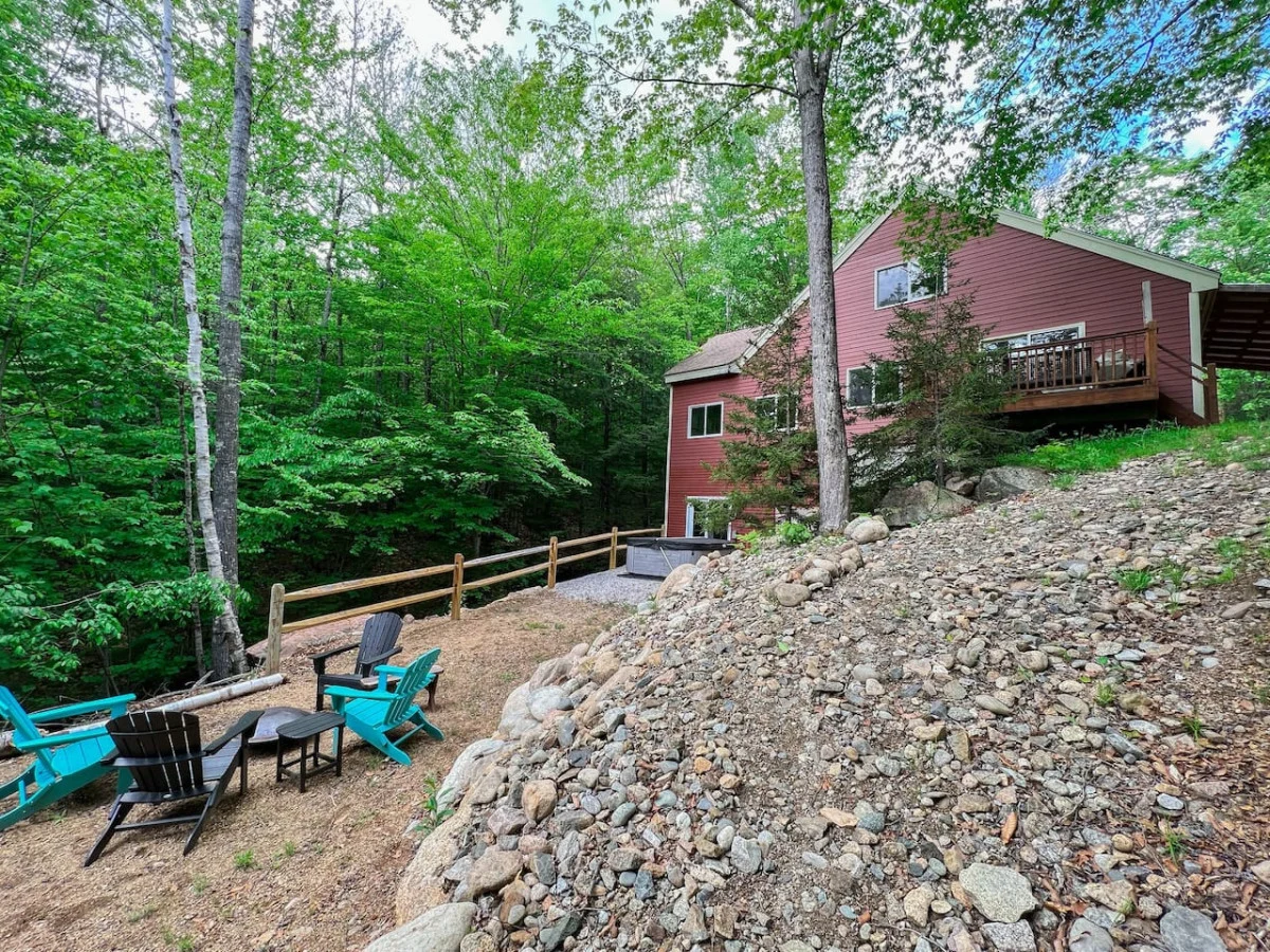 Spacious, Hot Tub, Game Room & Private Brook #63