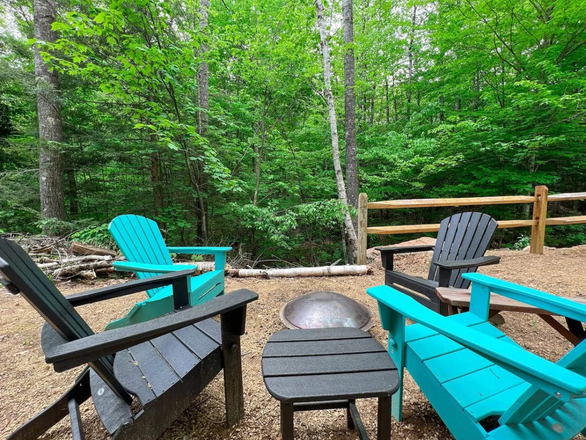 Spacious, Hot Tub, Game Room & Private Brook #65