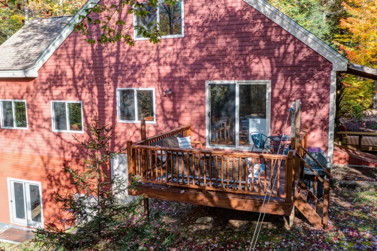 Spacious, Hot Tub, Game Room & Private Brook #28
