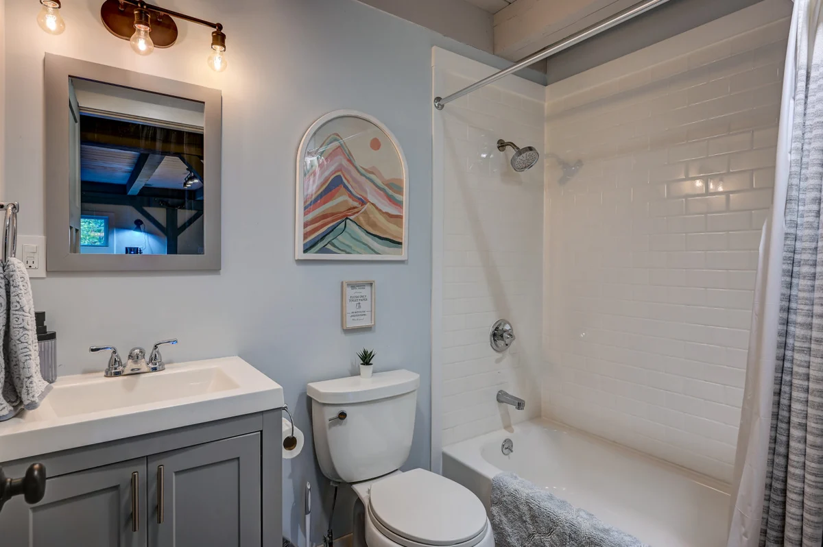 Spacious, Hot Tub, Game Room & Private Brook #18