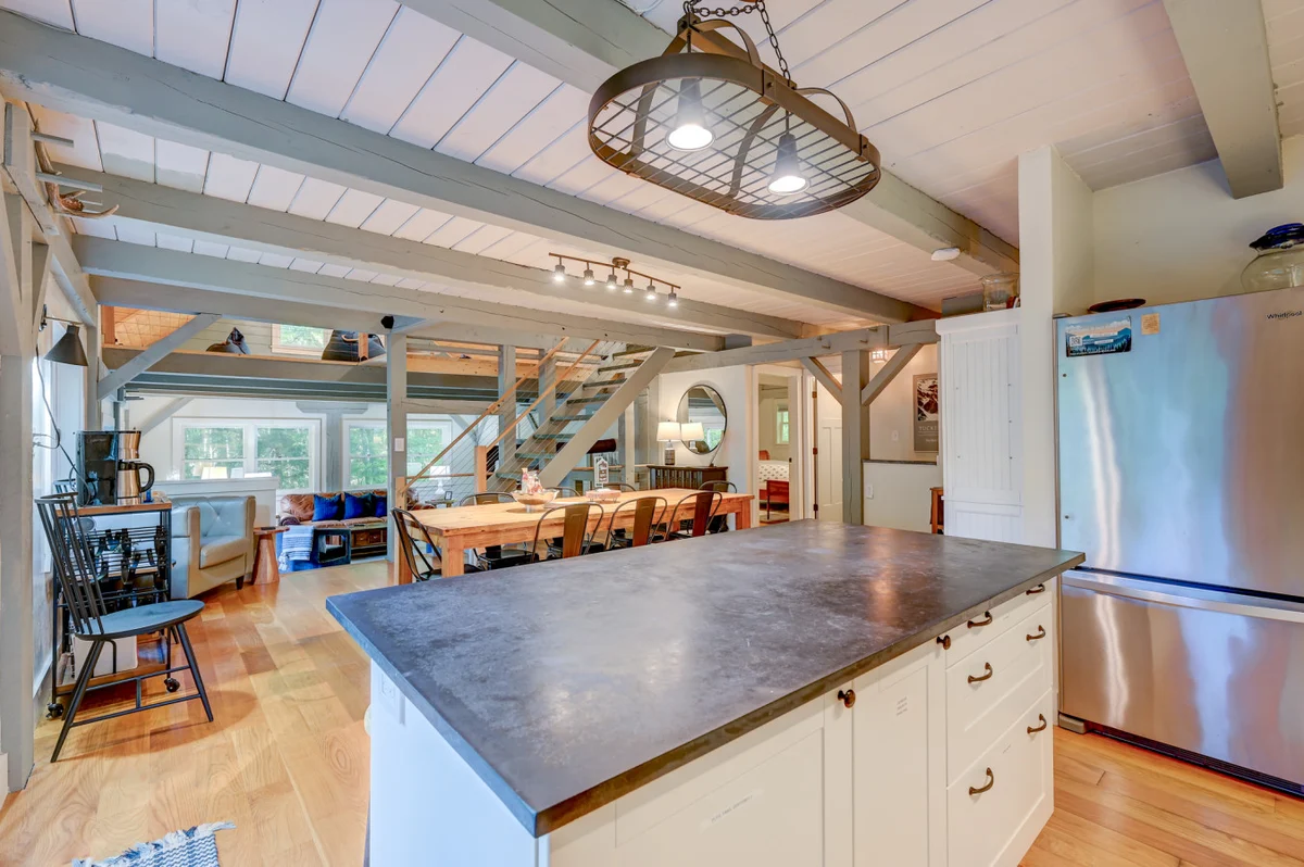 Spacious, Hot Tub, Game Room & Private Brook #20