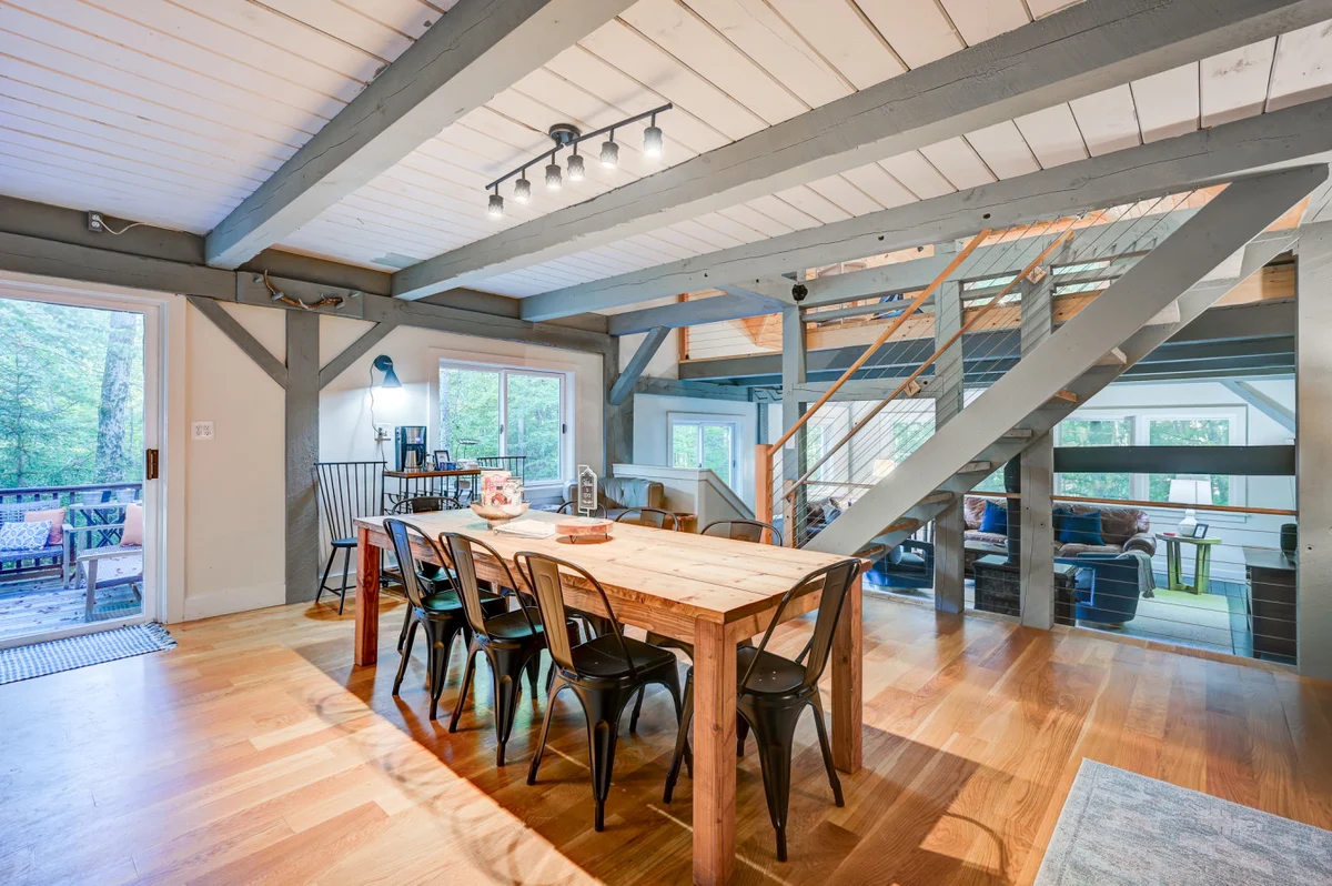 Spacious, Hot Tub, Game Room & Private Brook #43
