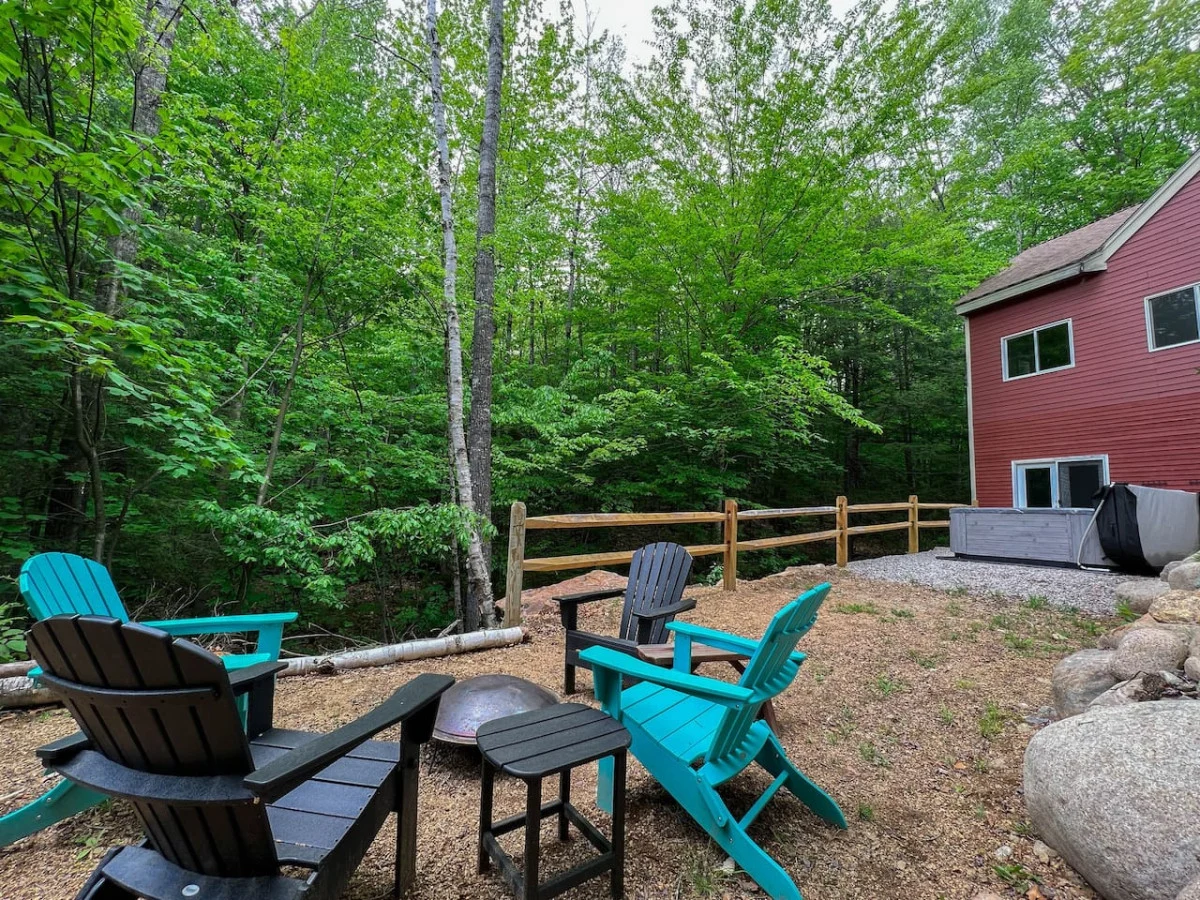 Spacious, Hot Tub, Game Room & Private Brook #7