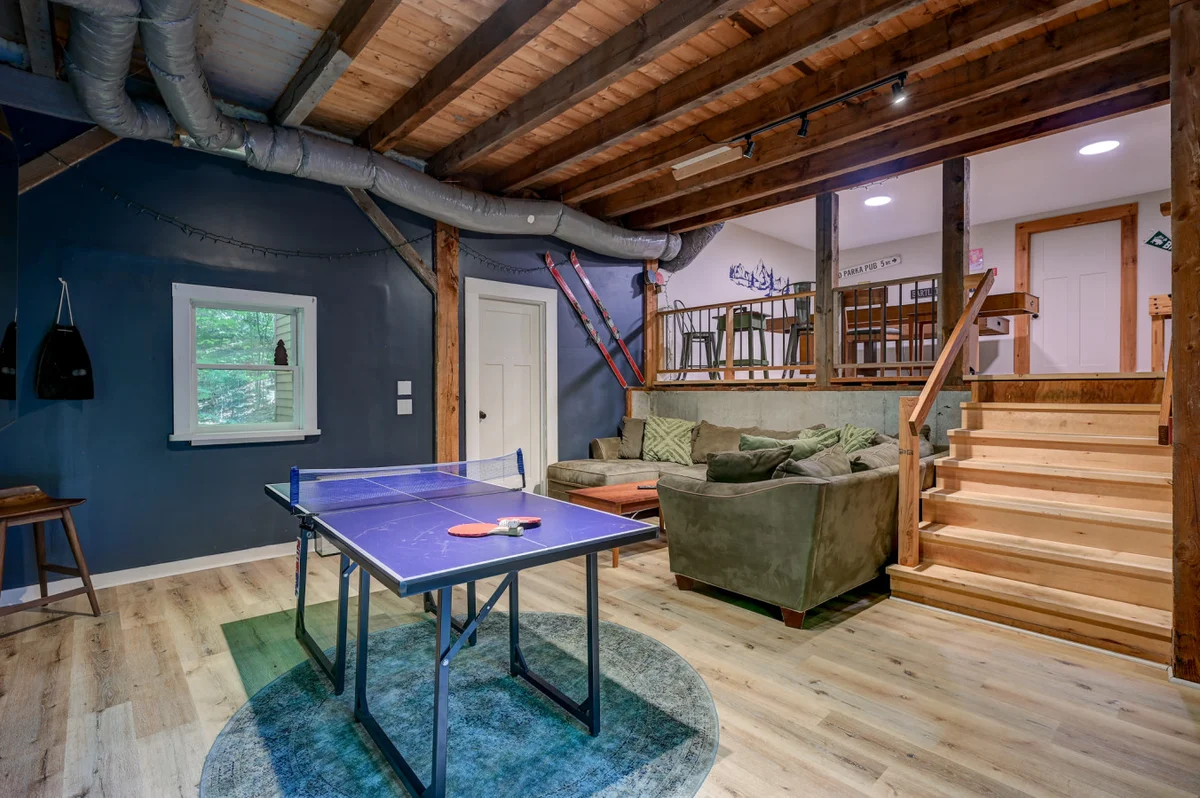 Spacious, Hot Tub, Game Room & Private Brook #27