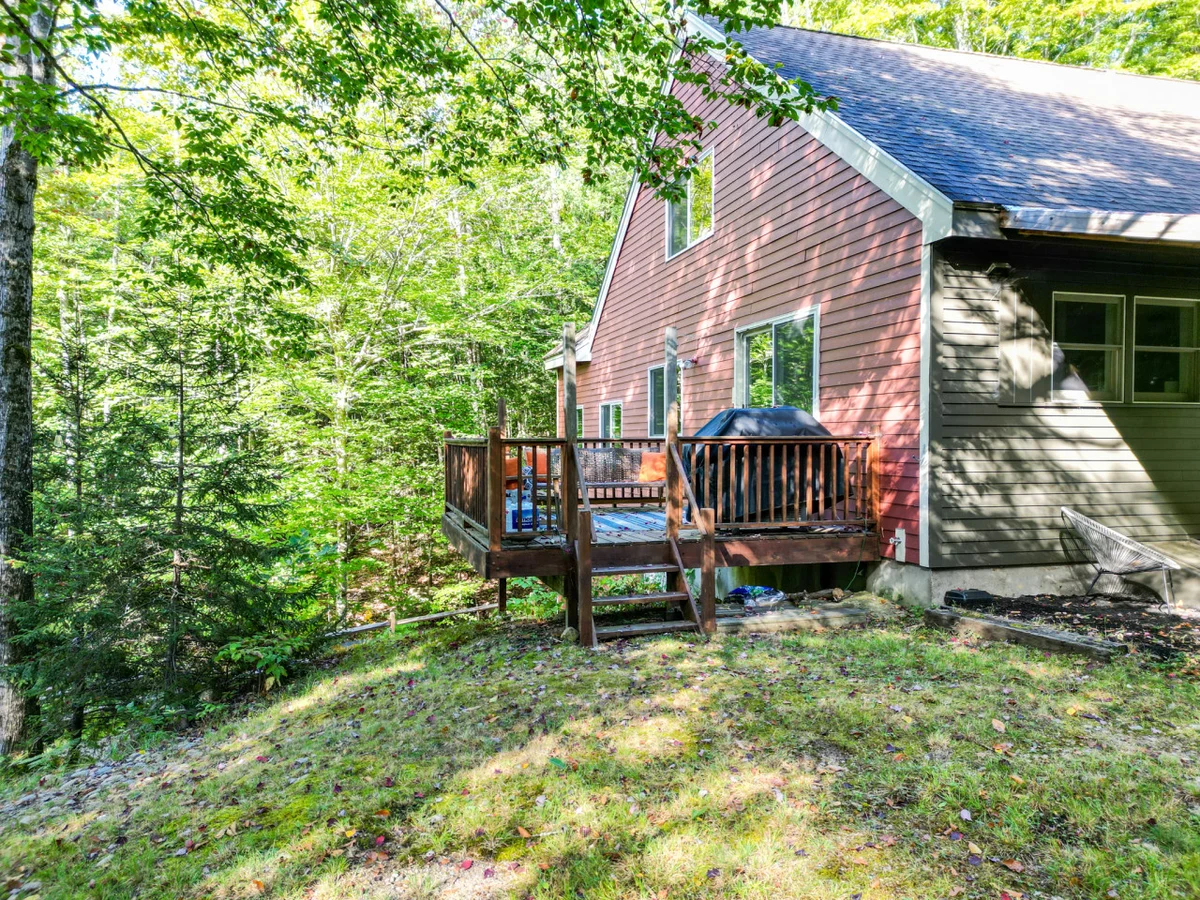 Spacious, Hot Tub, Game Room & Private Brook #60