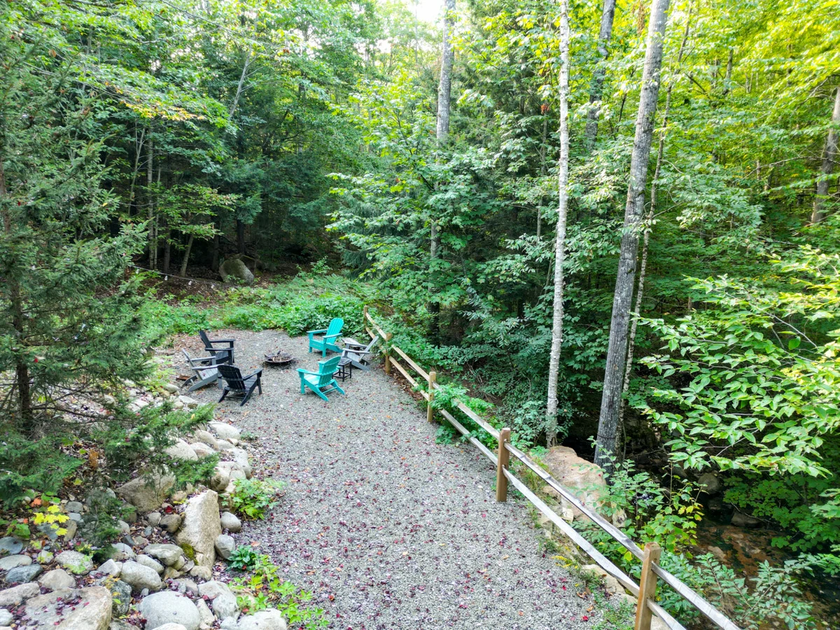 Spacious, Hot Tub, Game Room & Private Brook #40