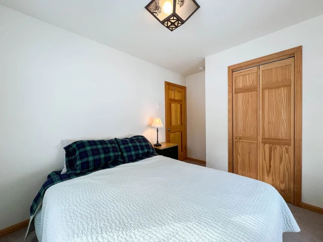 Bedroom 3 image 1
