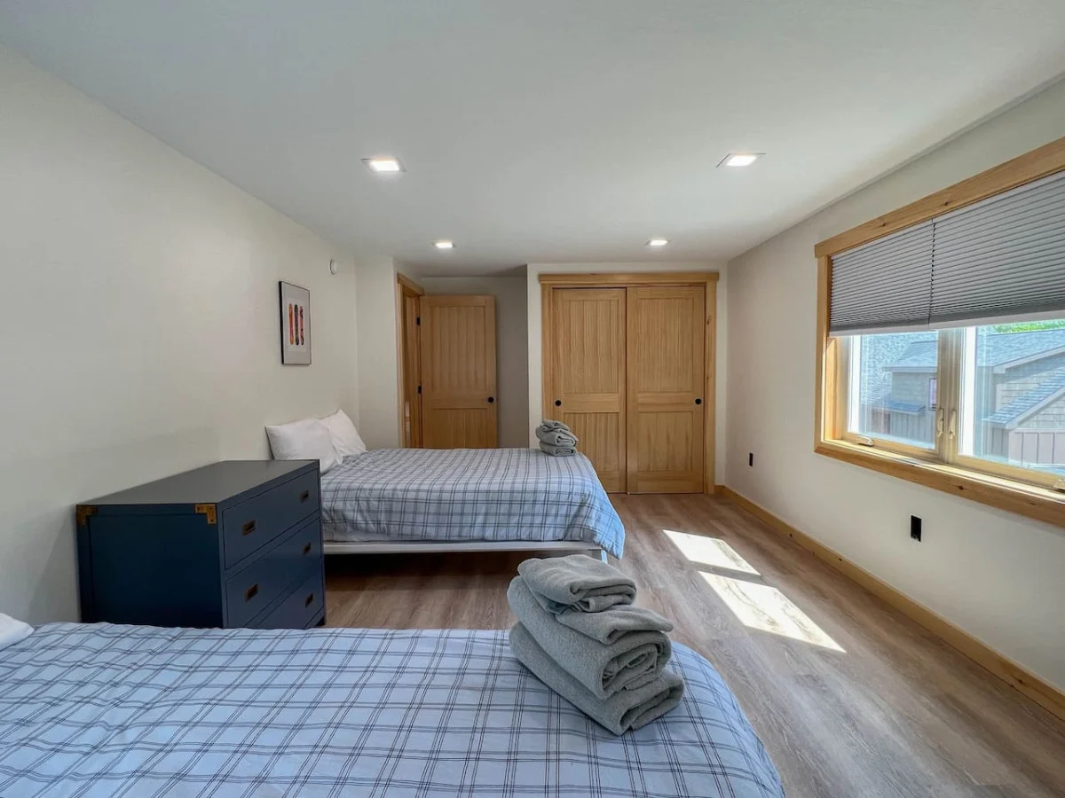 The Ledgeview Lodge | Brand New, Hot tub, Views #3