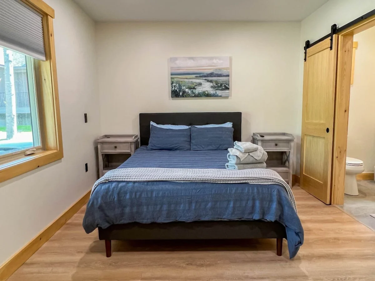 The Ledgeview Lodge | Brand New, Hot tub, Views #34