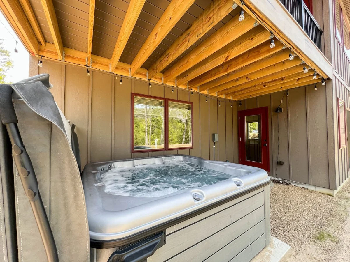 The Ledgeview Lodge | Brand New, Hot tub, Views #27