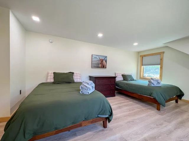 Bedroom 3 image 1