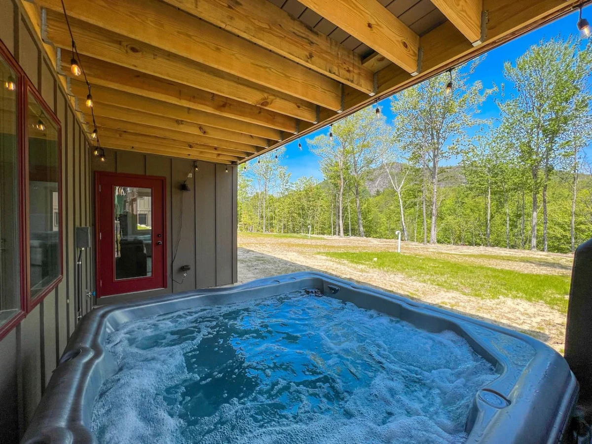 The Ledgeview Lodge | Brand New, Hot tub, Views #40