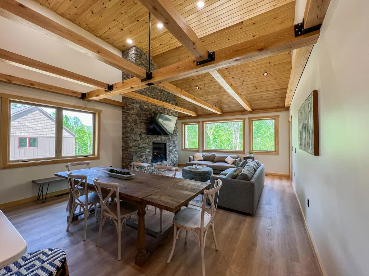 The Ledgeview Lodge | Brand New, Hot tub, Views #61