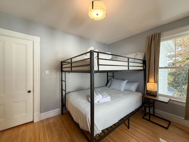 Bedroom 3 image 1