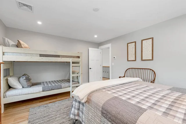 Bedroom 3 image 1