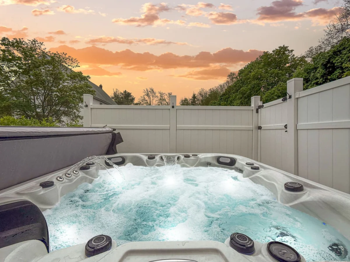 The Trilogy | Sleeps 36, 3 Hot Tubs, 19 Beds, Pond #39
