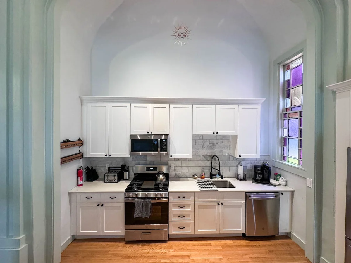 The Trilogy | Sleeps 36, 3 Hot Tubs, 19 Beds, Pond #55