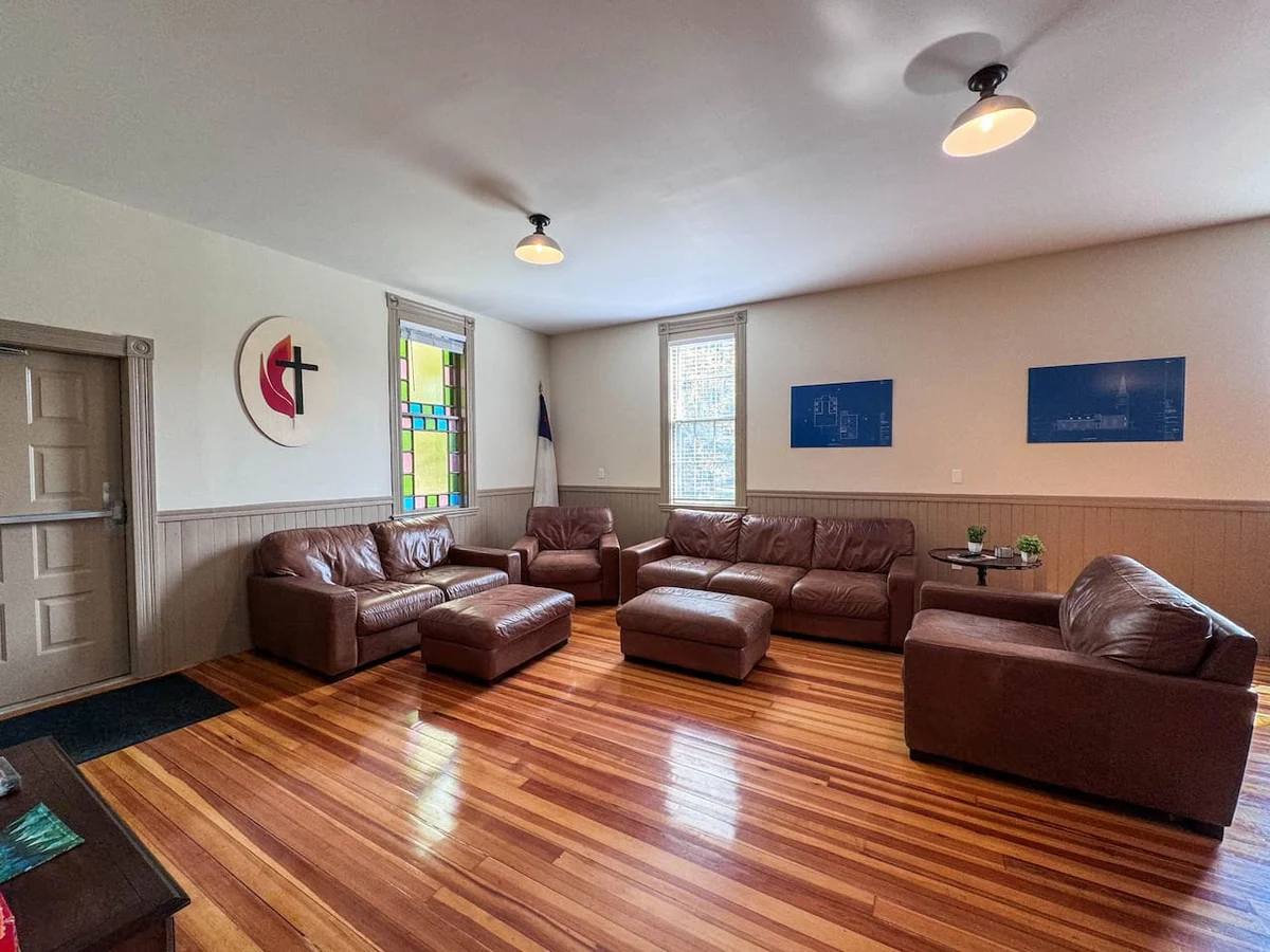 The Trilogy | Sleeps 36, 3 Hot Tubs, 19 Beds, Pond #112