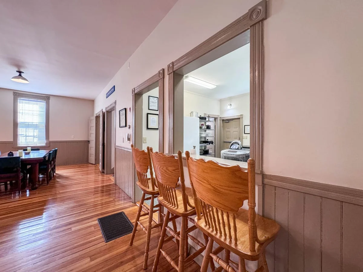 The Trilogy | Sleeps 36, 3 Hot Tubs, 19 Beds, Pond #86