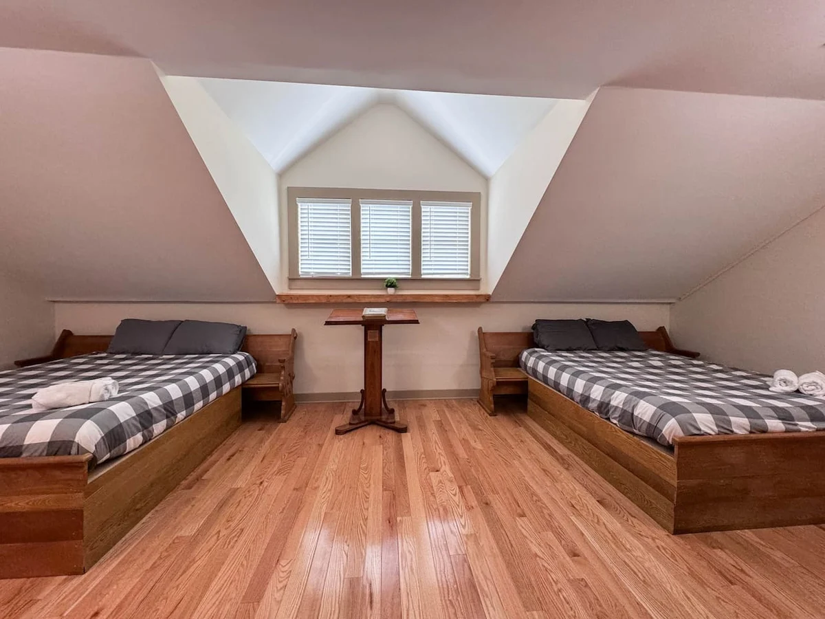 The Trilogy | Sleeps 36, 3 Hot Tubs, 19 Beds, Pond #14