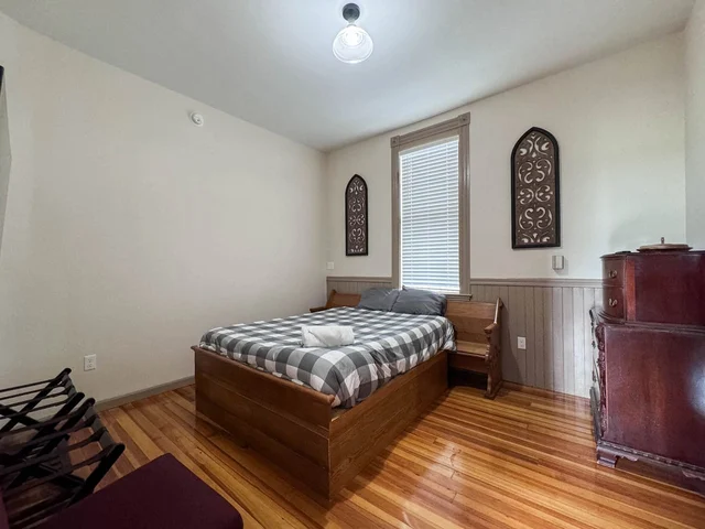 Bedroom 11 image 1