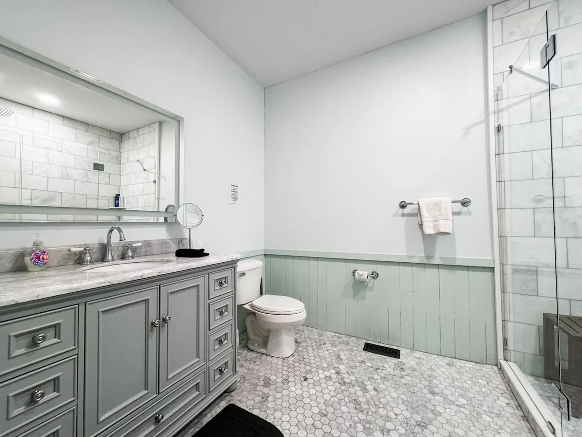The Trilogy | Sleeps 36, 3 Hot Tubs, 19 Beds, Pond #32