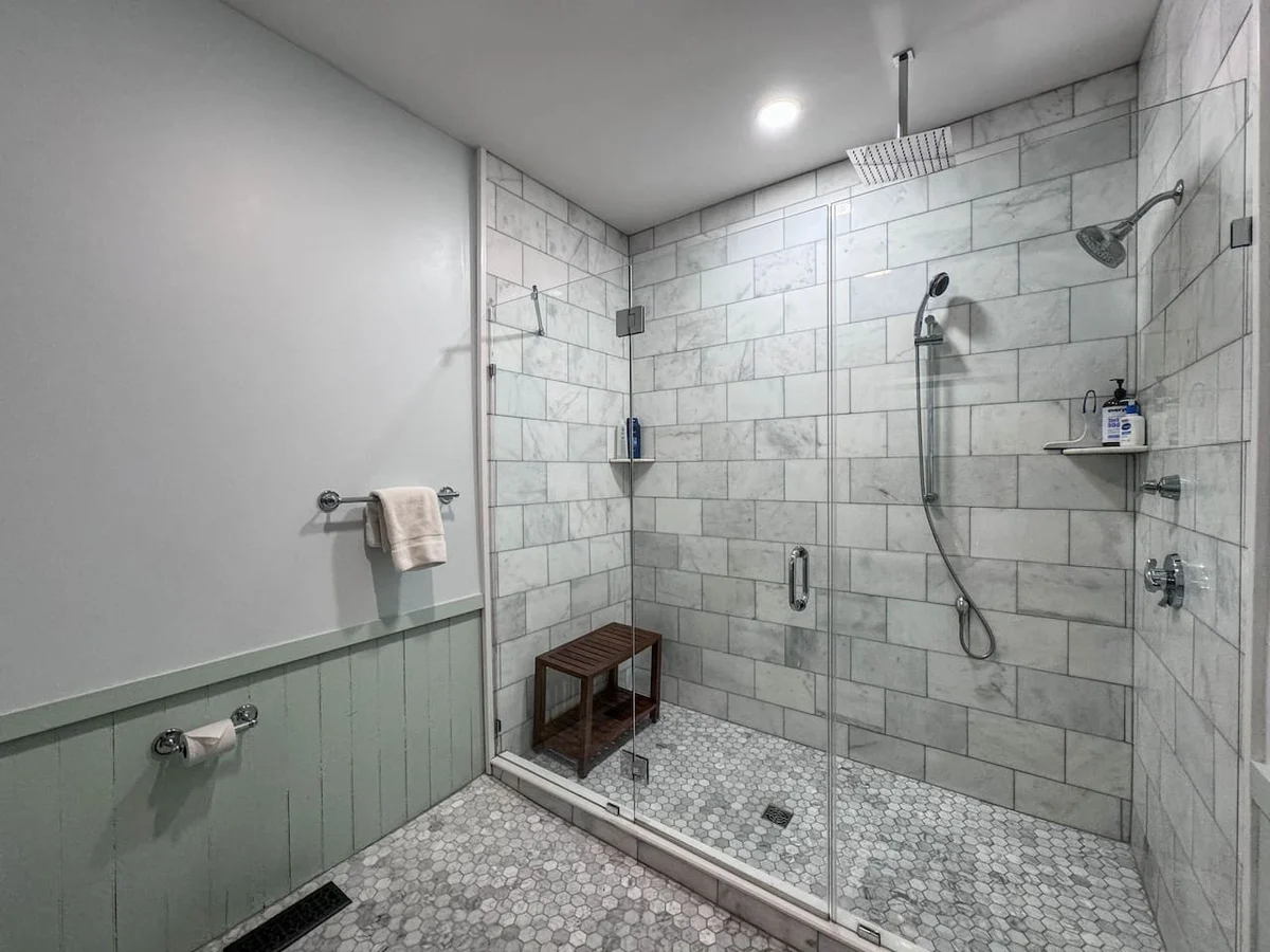 The Trilogy | Sleeps 36, 3 Hot Tubs, 19 Beds, Pond #34