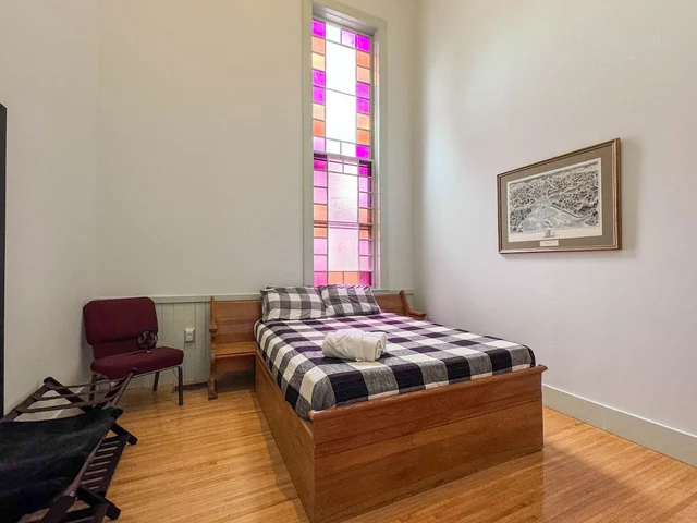 Bedroom 1 image 1