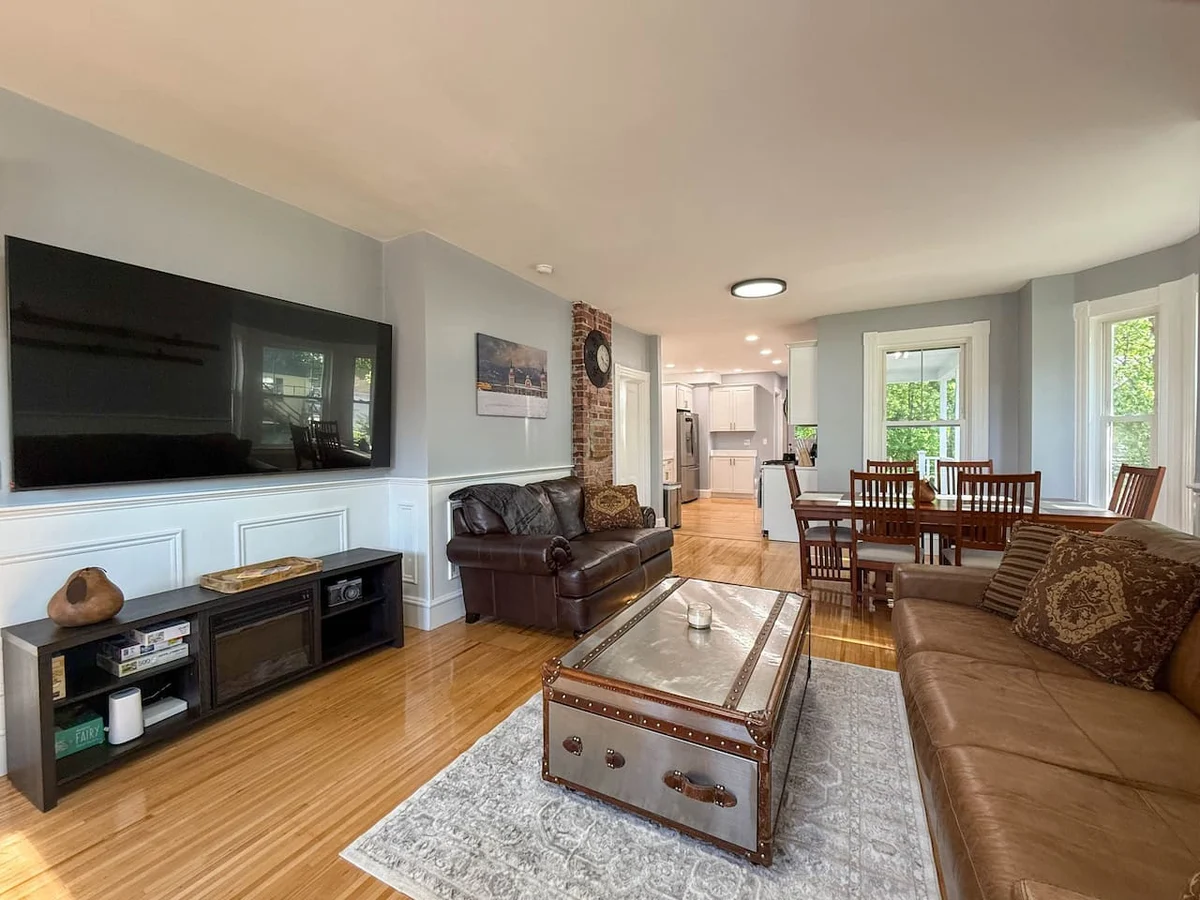 The Trilogy | Sleeps 36, 3 Hot Tubs, 19 Beds, Pond #127