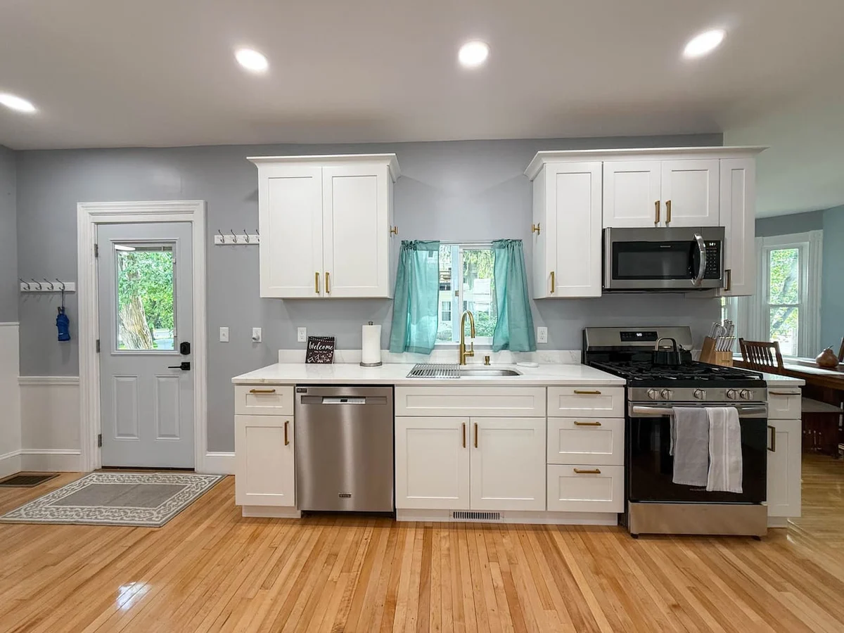The Trilogy | Sleeps 36, 3 Hot Tubs, 19 Beds, Pond #111