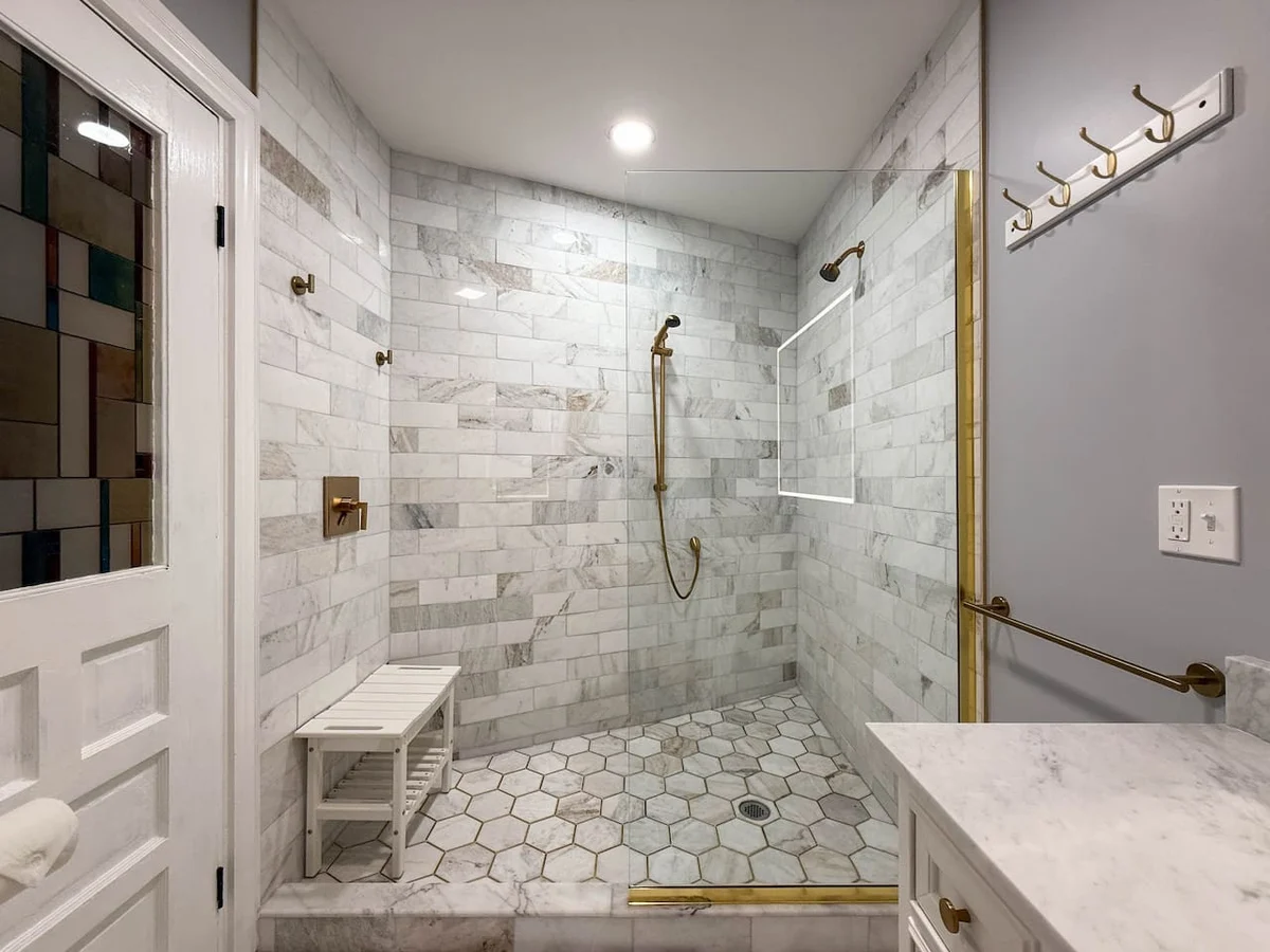 The Trilogy | Sleeps 36, 3 Hot Tubs, 19 Beds, Pond #139