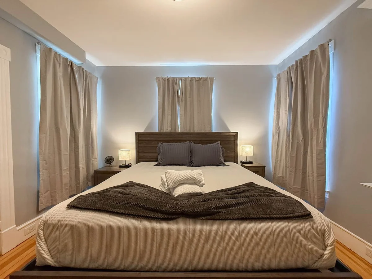 The Trilogy | Sleeps 36, 3 Hot Tubs, 19 Beds, Pond #141