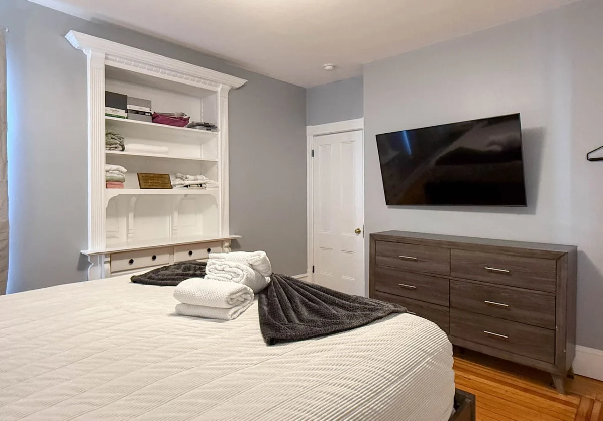 The Trilogy | Sleeps 36, 3 Hot Tubs, 19 Beds, Pond #144
