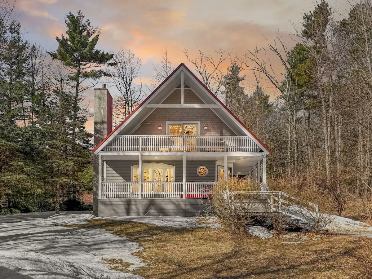 The West Nest | Private, Hot Tub, Central, 4 Bdrm #8