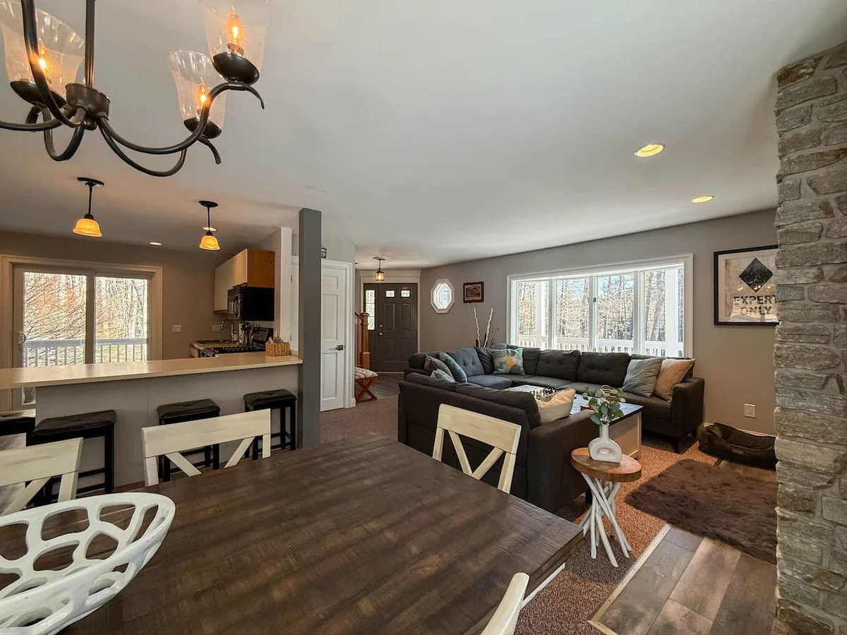 The West Nest | Private, Hot Tub, Central, 4 Bdrm #10