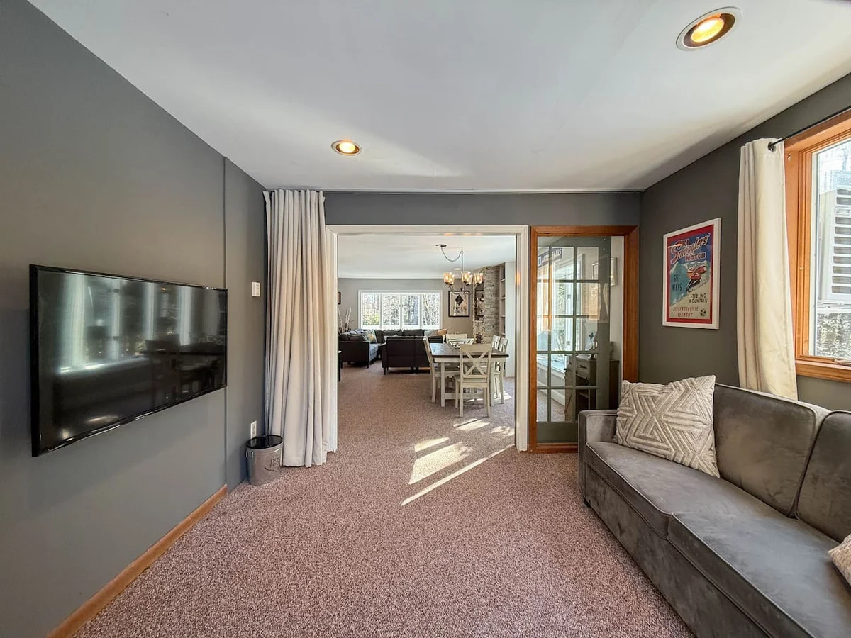 The West Nest | Private, Hot Tub, Central, 4 Bdrm #51