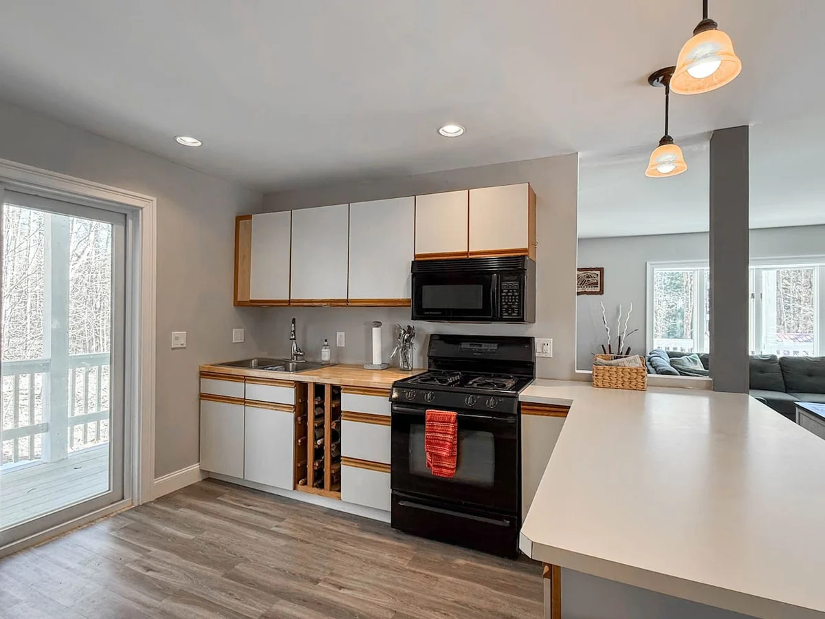 The West Nest | Private, Hot Tub, Central, 4 Bdrm #23