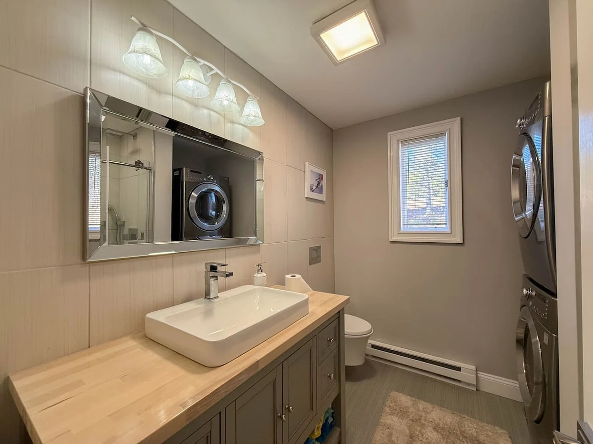 The West Nest | Private, Hot Tub, Central, 4 Bdrm #58