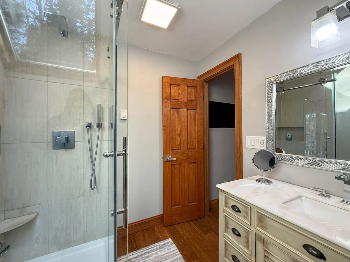 The West Nest | Private, Hot Tub, Central, 4 Bdrm #25