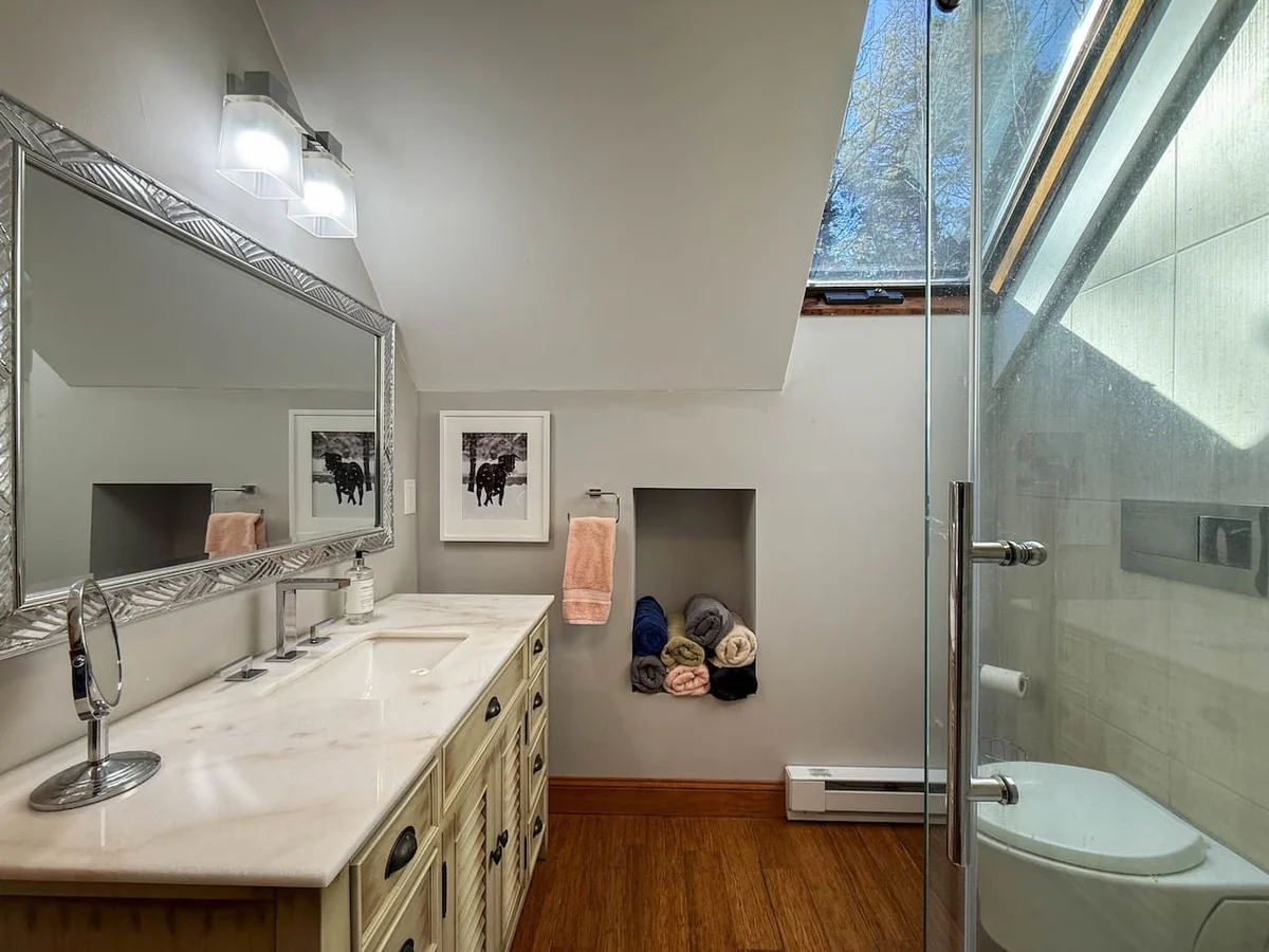 The West Nest | Private, Hot Tub, Central, 4 Bdrm #18