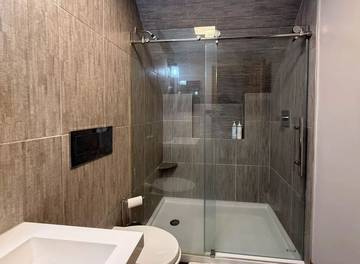The West Nest | Private, Hot Tub, Central, 4 Bdrm #26