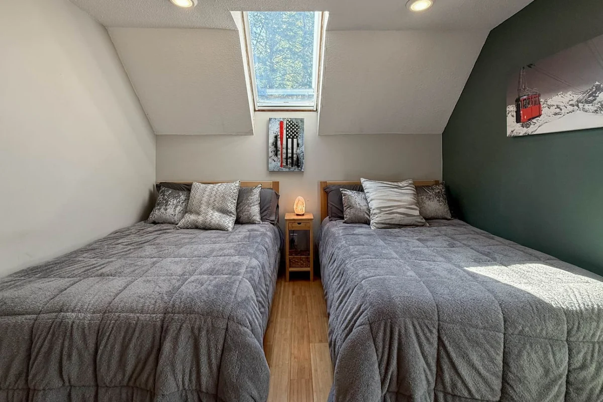 The West Nest | Private, Hot Tub, Central, 4 Bdrm #60