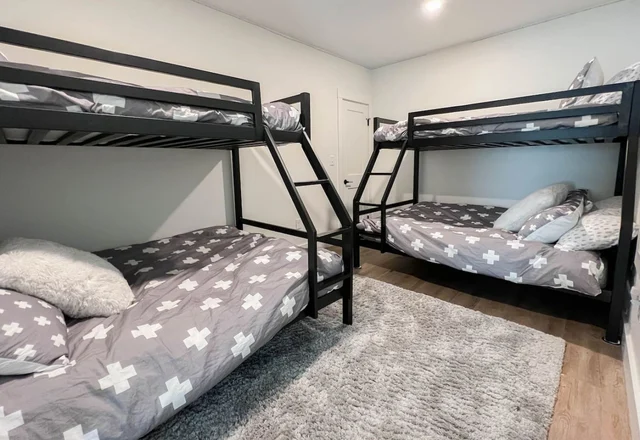 Bedroom 3 image 1