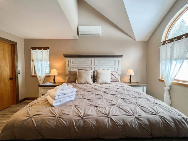 Bedroom 1 image 1