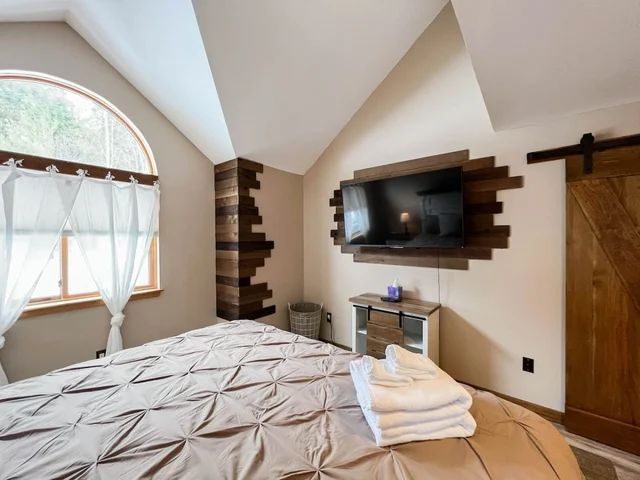 Bedroom 2 image 1
