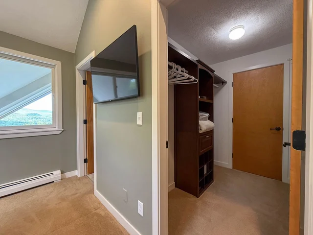 Bedroom 1 image 1