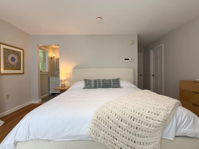 Bedroom 2 image 1